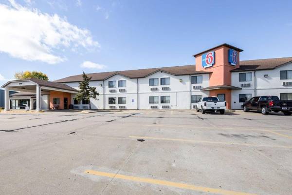 Motel 6-Waterloo IA