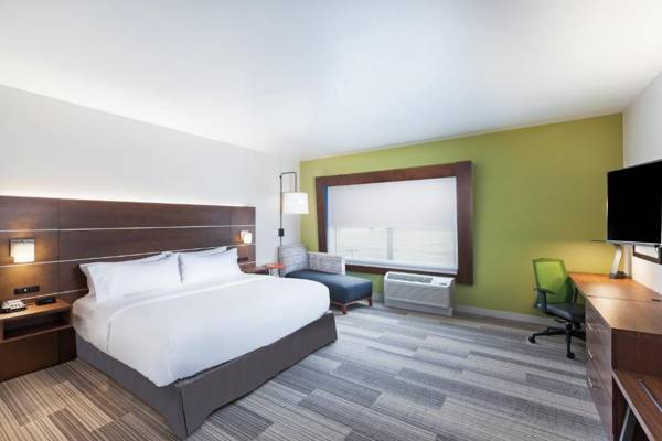 Holiday Inn Express and Suites Chanute an IHG Hotel