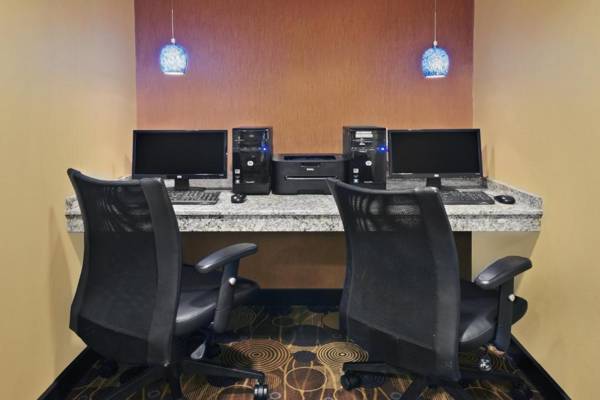 Workspace - Holiday Inn Express Hotel & Suites Colby an IHG Hotel