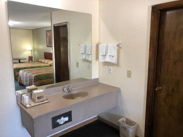 Budget Host Inn - Emporia