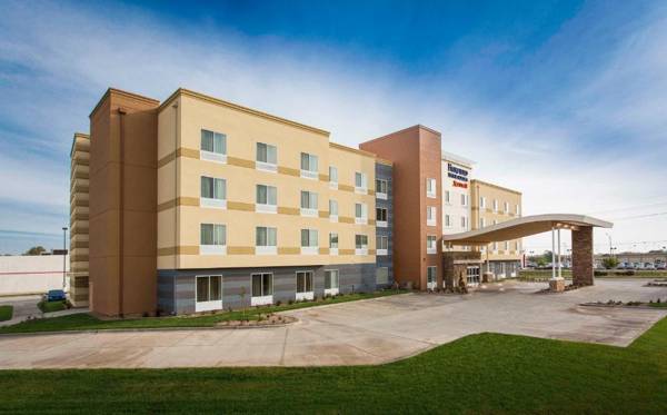 Fairfield Inn and Suites Hutchinson