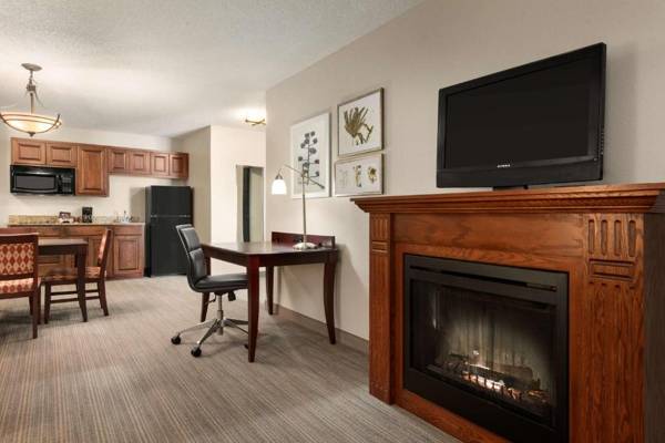Country Inn & Suites by Radisson Kansas City at Village West KS