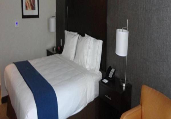 Holiday Inn Express & Suites - Kansas City KU Medical Center an IHG Hotel