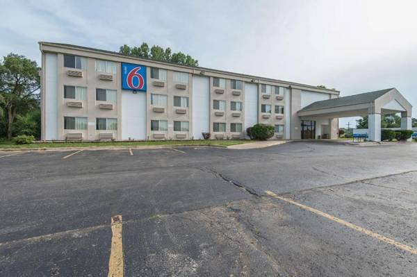 Motel 6-Lawrence KS