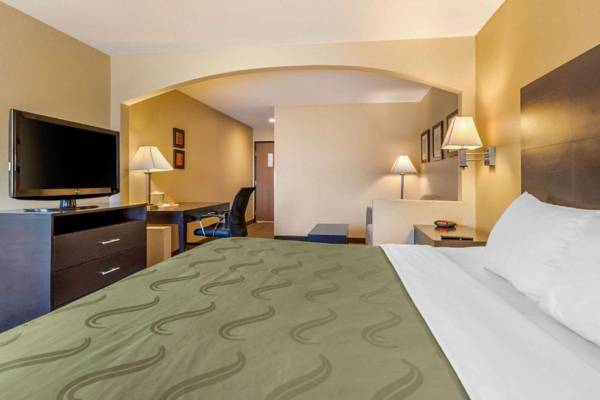 Quality Inn & Suites Lenexa Kansas City