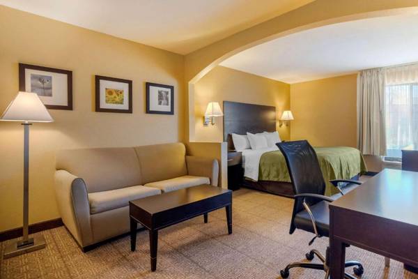 Quality Inn & Suites Lenexa Kansas City