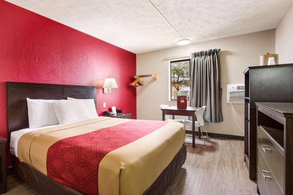 Econo Lodge Olathe - Kansas City