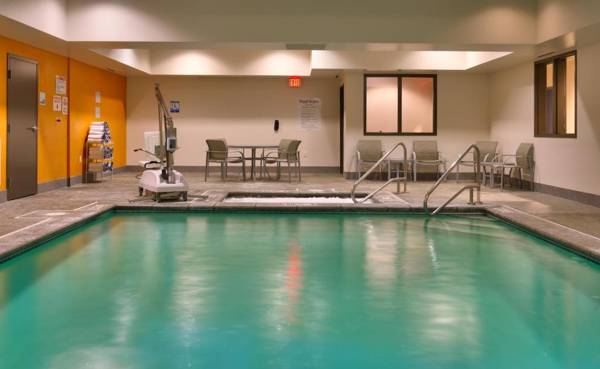 Holiday Inn Express & Suites Overland Park an IHG Hotel