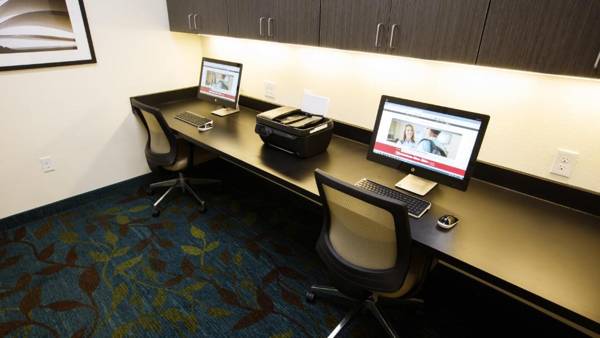 Workspace - Candlewood Suites Overland Park W 135th St an IHG Hotel