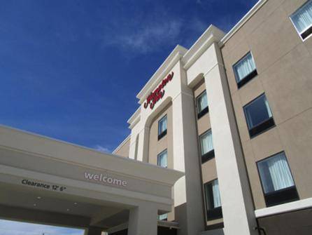 Hampton Inn & Suites Overland Park South