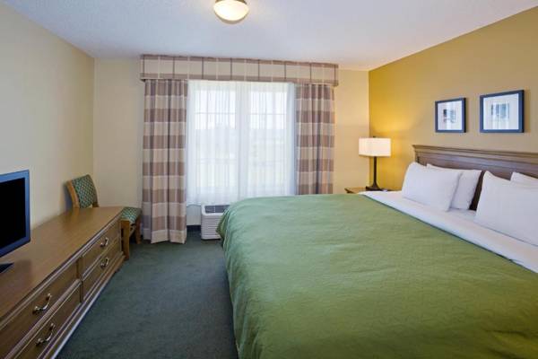 Country Inn & Suites by Radisson Salina KS