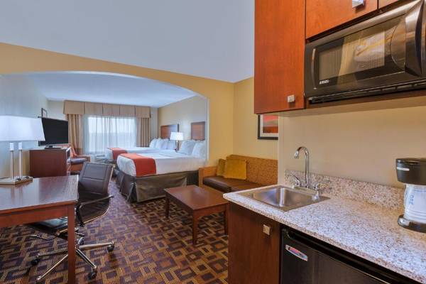 Workspace - Holiday Inn Express Hotel & Suites Salina an IHG Hotel