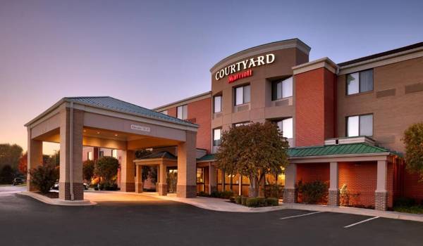 Courtyard by Marriott Kansas City Shawnee