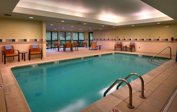 Courtyard by Marriott Kansas City Shawnee