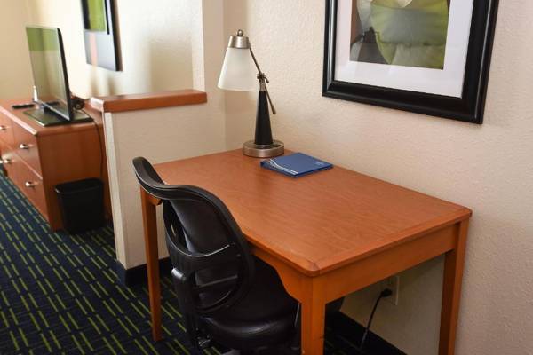 Workspace - Fairfield Inn Topeka