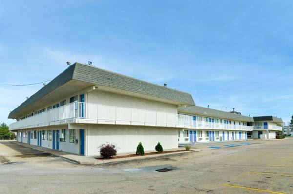 Motel 6-Topeka KS - Northwest