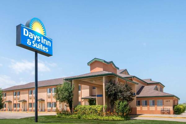 Days Inn & Suites by Wyndham Wichita