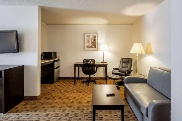 Workspace - Coratel Plus Suites Wichita West Airport