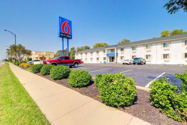 Motel 6-Wichita KS
