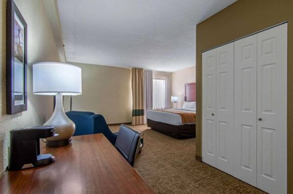 Comfort Inn & Suites