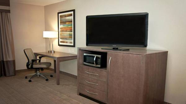 Workspace - Holiday Inn Express Hotel & Suites Wichita Northeast an IHG Hotel