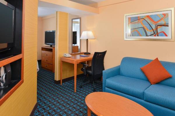 Workspace - Fairfield Inn & Suites by Marriott Lexington Georgetown/College Inn
