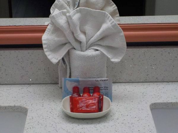 SureStay Plus by Best Western Louisville Airport Expo