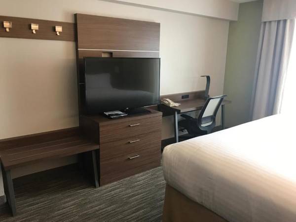 Holiday Inn Express Hotel & Suites Louisville East an IHG Hotel