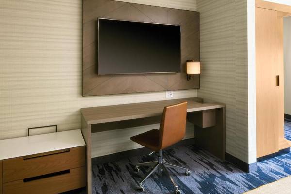 Workspace - Fairfield Inn & Suites By Marriott Louisville Northeast