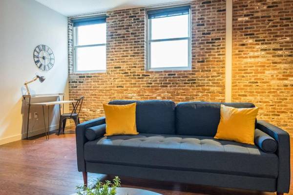 Frontdesk 111 W Main St Apts Downtown Louisville