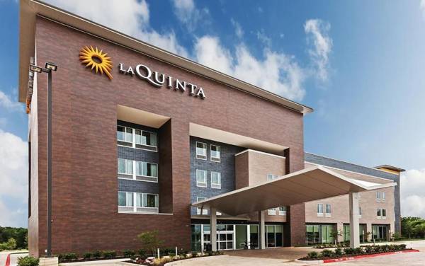 La Quinta Inn & Suites by Wyndham Louisville NE - Old Henry Rd