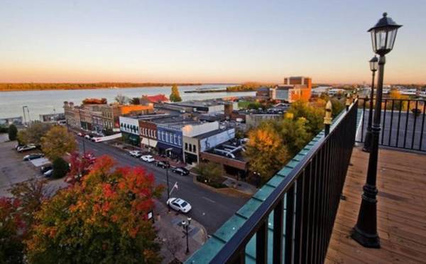 Holiday Inn Paducah Riverfront an IHG Hotel