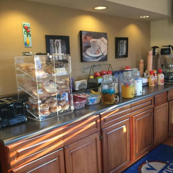 Americas Best Value Inn & Suites Williamstown