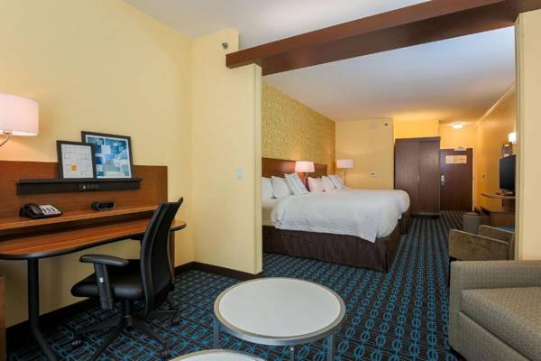 Workspace - Fairfield Inn & Suites by Marriott Alexandria