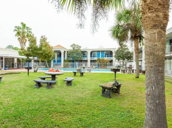 OYO Hotel Baton Rouge - Mead Rd