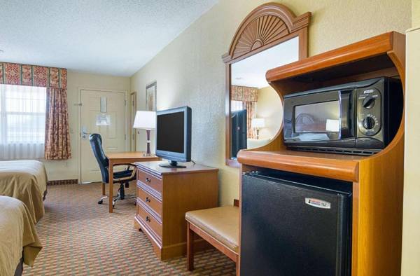 Workspace - Quality Inn near Casinos and Convention Center