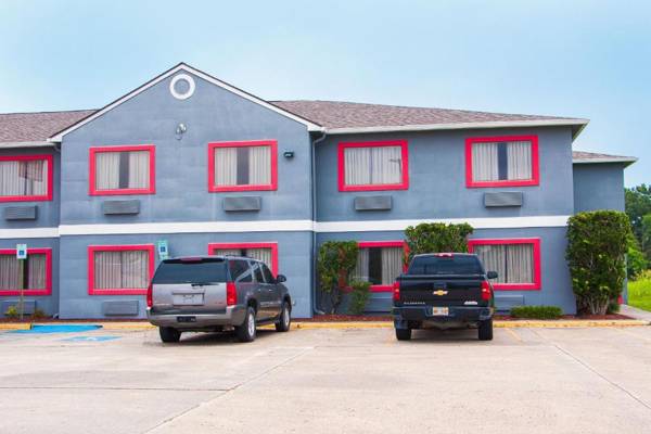 OYO Townhouse Donaldsonville - Gonzale