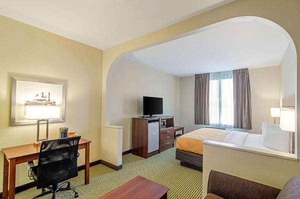 Workspace - Quality Inn & Suites Near Tanger Outlet Mall