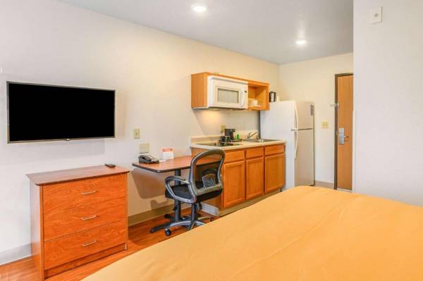 Workspace - Suburban Extended Stay Hotel Hammond