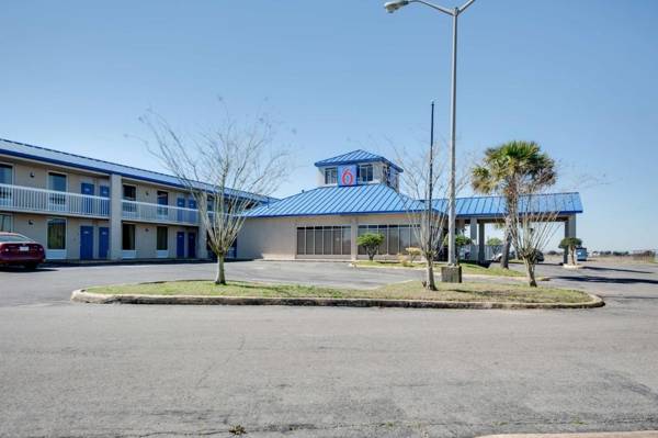 Motel 6-Jennings LA