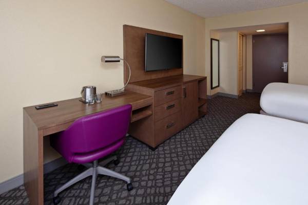 Workspace - DoubleTree by Hilton New Orleans Airport