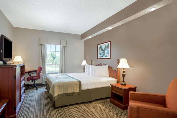 Workspace - Baymont by Wyndham Lafayette Airport