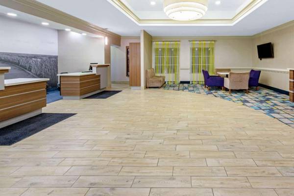 La Quinta Inn & Suites by Wyndham Lake Charles Casino Area