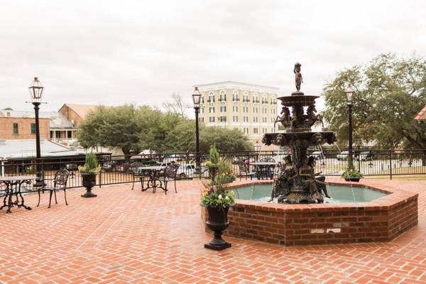 Chateau Saint Denis Downtown Natchitoches