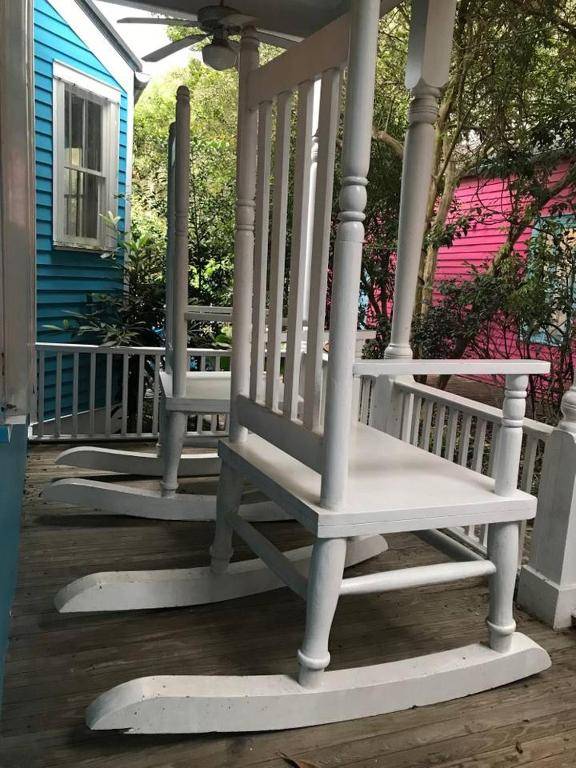 5 BR - Sleeps 10! Best Location next to French Quarter!