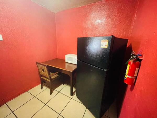 Royal Palms Motel