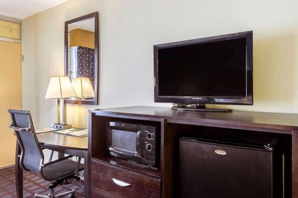 Workspace - Quality Inn & Suites Baton Rouge West - Port Allen