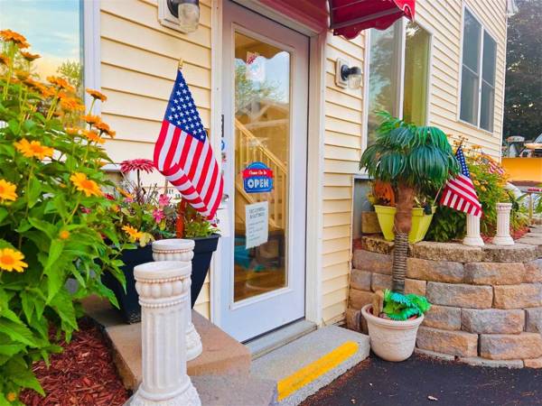 Exit 5 Motel & Cottages