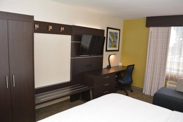 Workspace - Holiday Inn Express & Suites Waterville - North an IHG Hotel