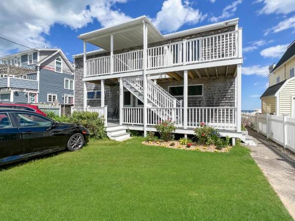 W148 Wonderful BEACHFRONT property for a family vacation